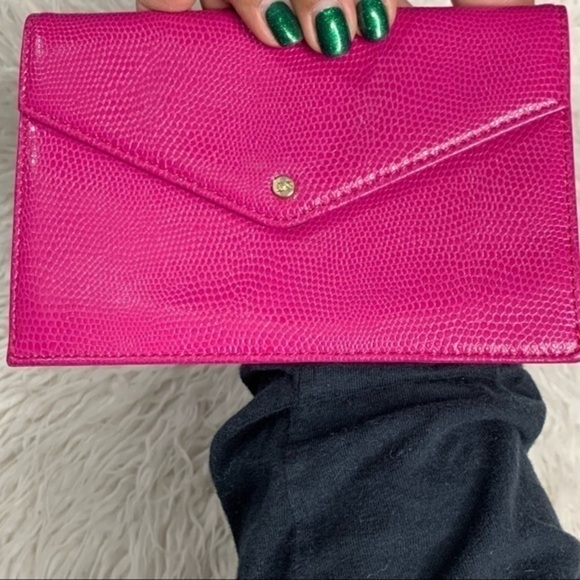 DVF Hot Pink Magenta Embossed Animal Skin Leather Travel Envelope Wallet - Picture 1 of 7